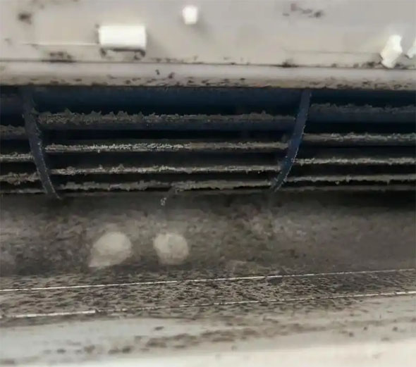 乌兰察布市空调吹的风有股烧焦味是怎么回事